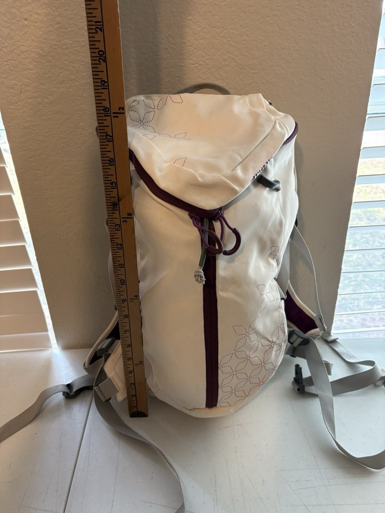 Camelbak Ice Queen hydration pack
