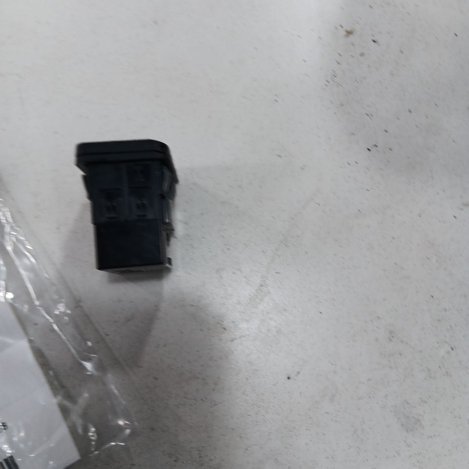 Jeep Cherokee 12V Power Port Socket 2015 2016 2017