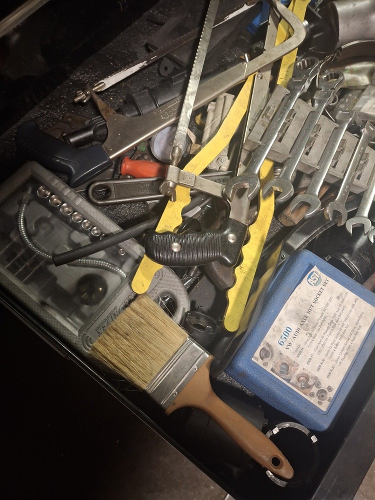 Snap on Tool Box 11 drawer FILLED WITH TOOLS