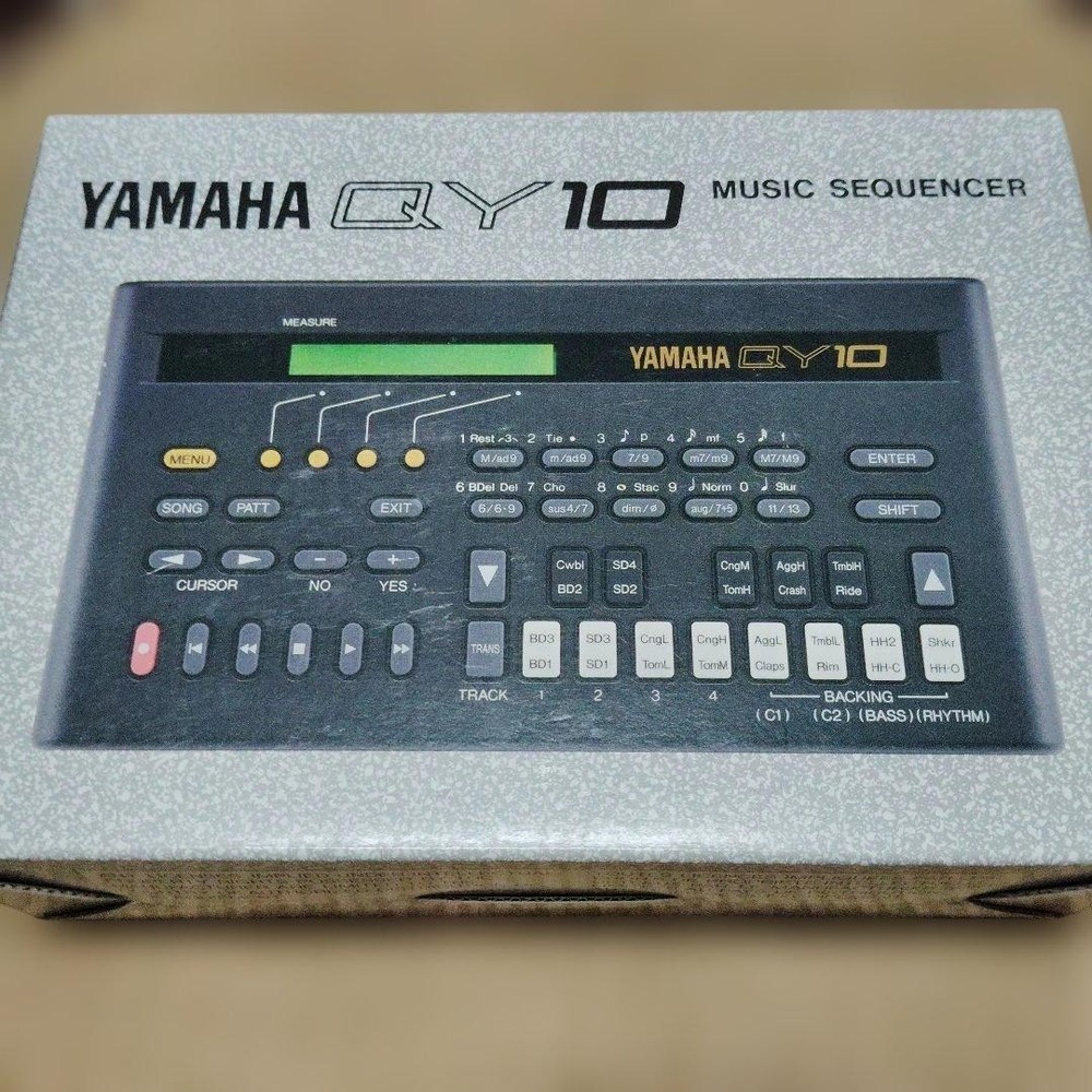 YAMAHA QY10 Music Sequencer
