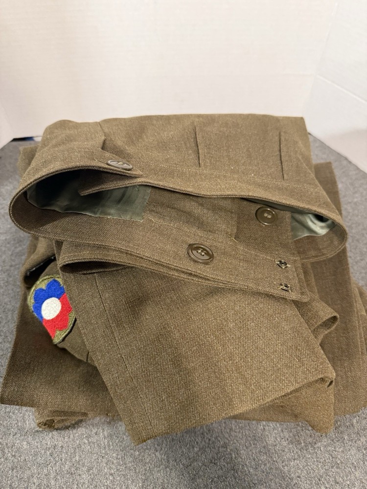 WW11 39th Infantry Regiment Uniform Jacket Pants Collar Devices Unit Crests Spec