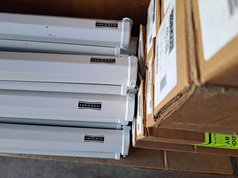 Da-Lite 40188, Model B, 70" x 70" matte white, projection wall or ceiling screen