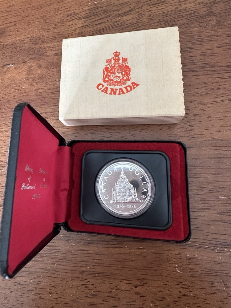 1976 Canadian Cased Silver Dollar Limited Edition Red Case