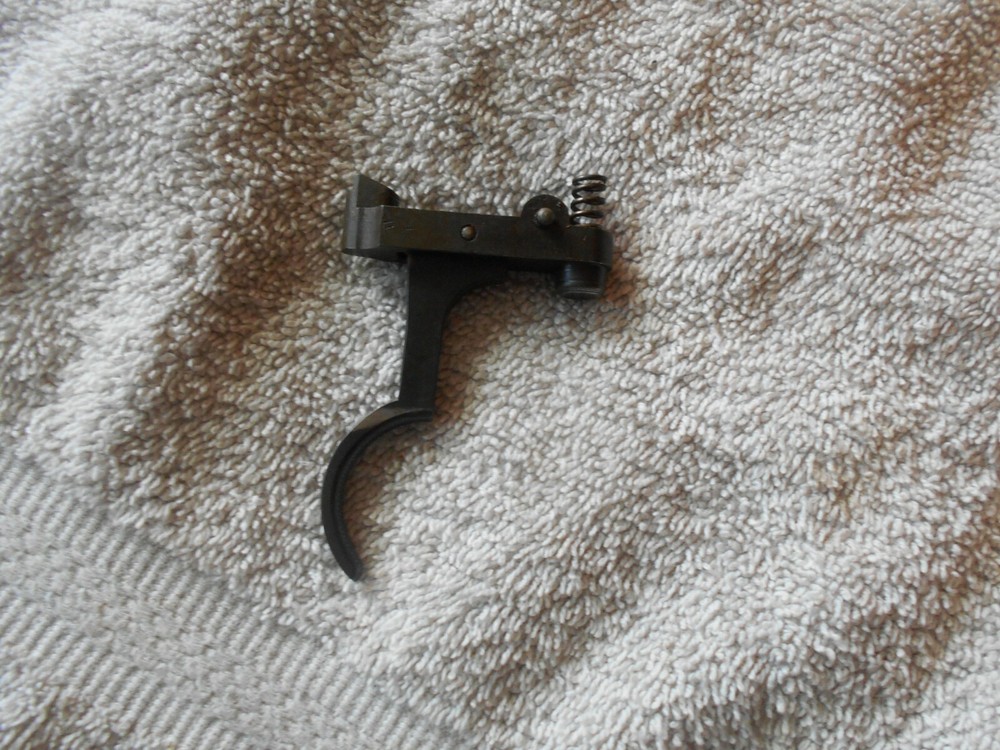 Peruvian Venezuelan model 1935 mauser original complete trigger w rollpin spring