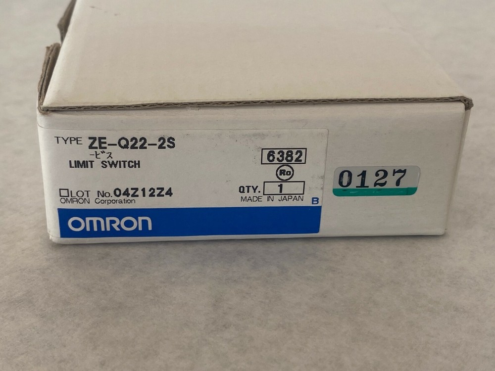 OMRON ZE-Q22-2S Roller Plunger Actuator Type Enclosed Limit Switch