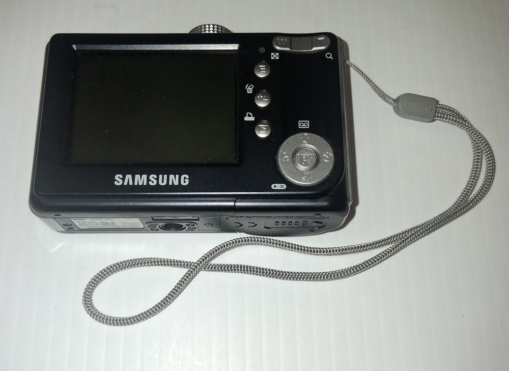 Samsung Digimax S500 5.1MP Digital Camera Black