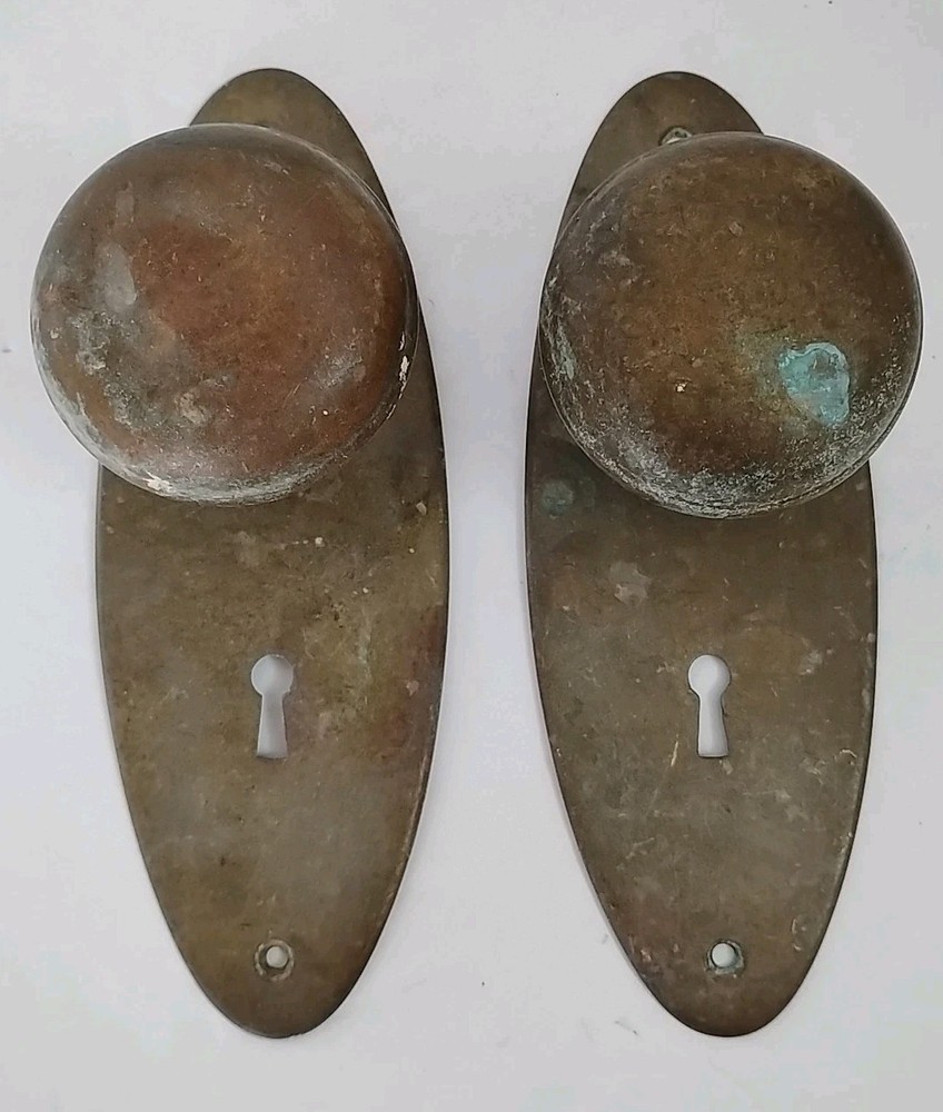 Antique 3 brass door knobs, 2 brass back plates