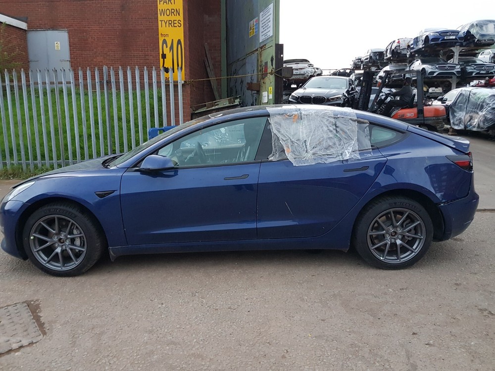 Tesla Model 3 Long Range 2022 Safety Triangle Sign