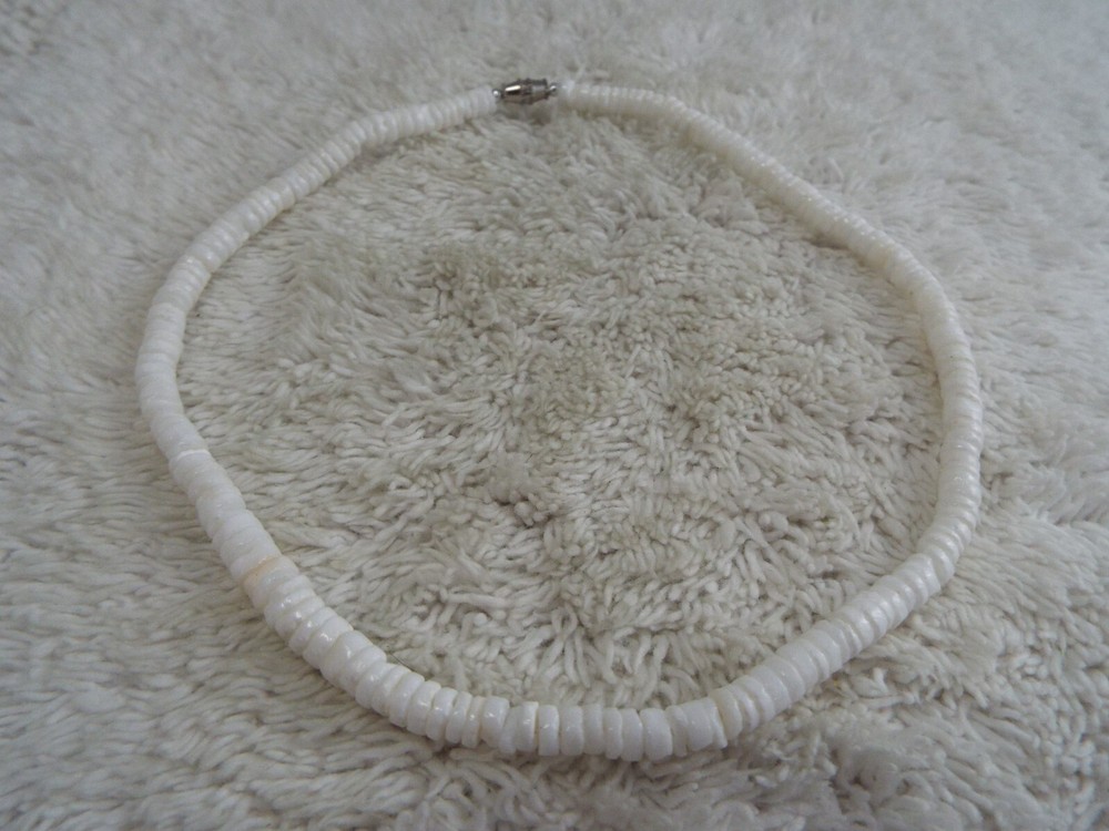 White Heishi Shell Necklace (C70)