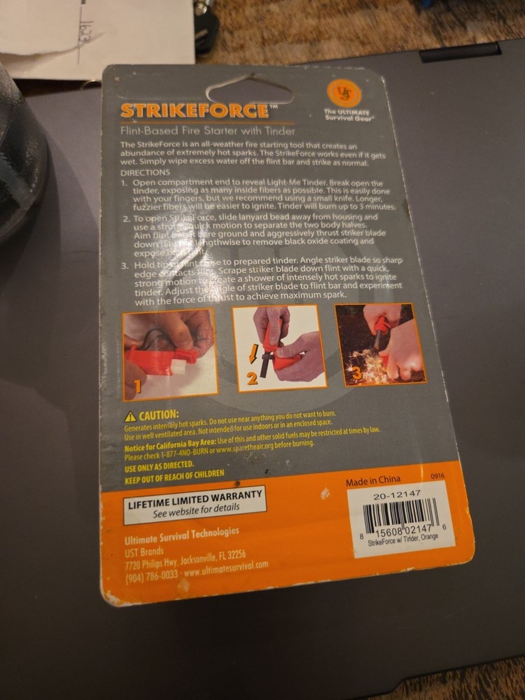 UST Ultimate Servival Technologies Strikeforce Fire Starter - orange