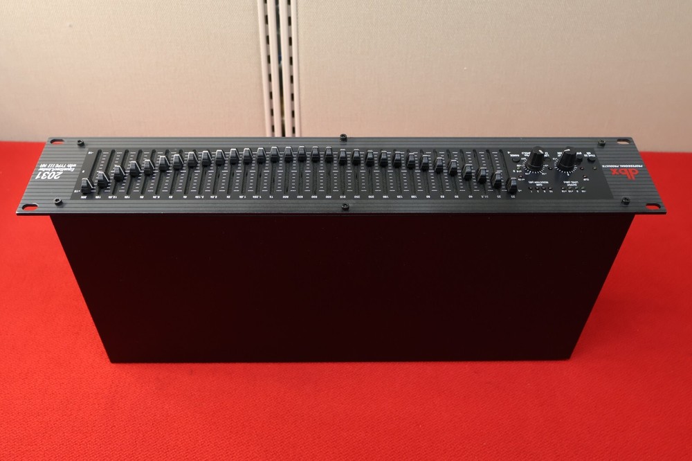 dbx 2031 Equalizer / Limiter with TYPE 3 NR