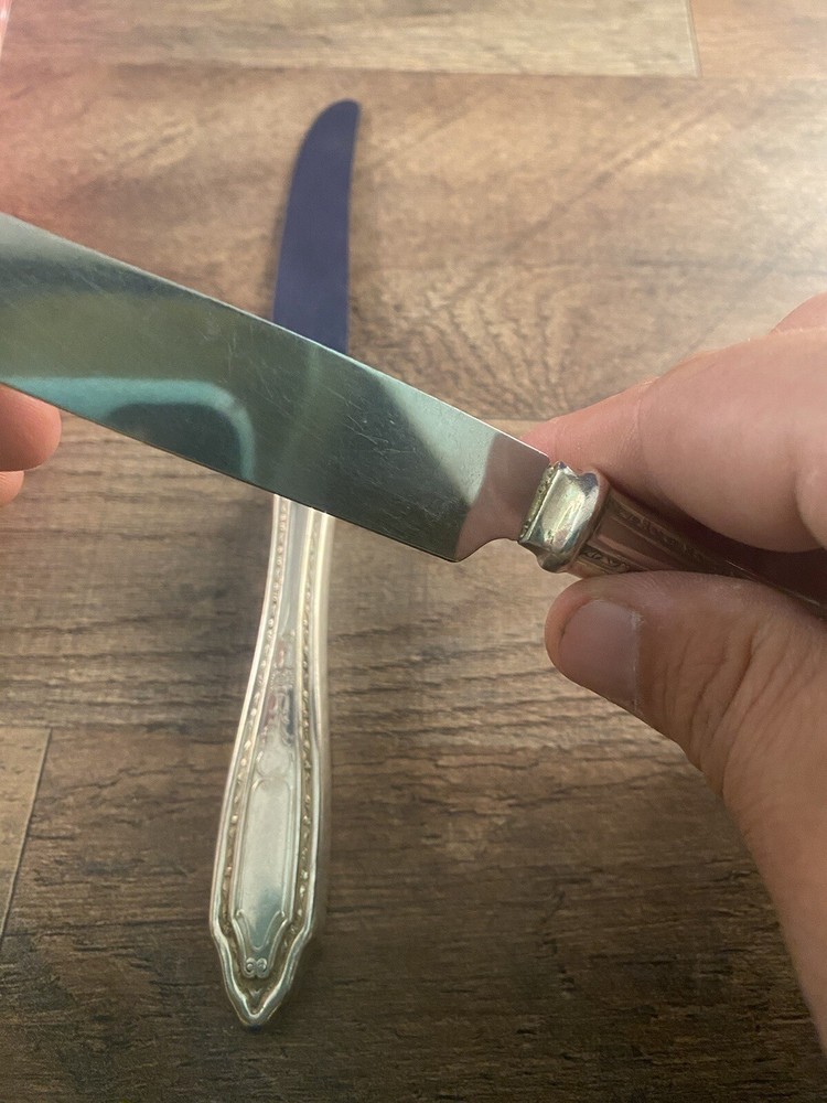 Set of 2 Dinner Knives Silverplated Ornate Unknown Pattern