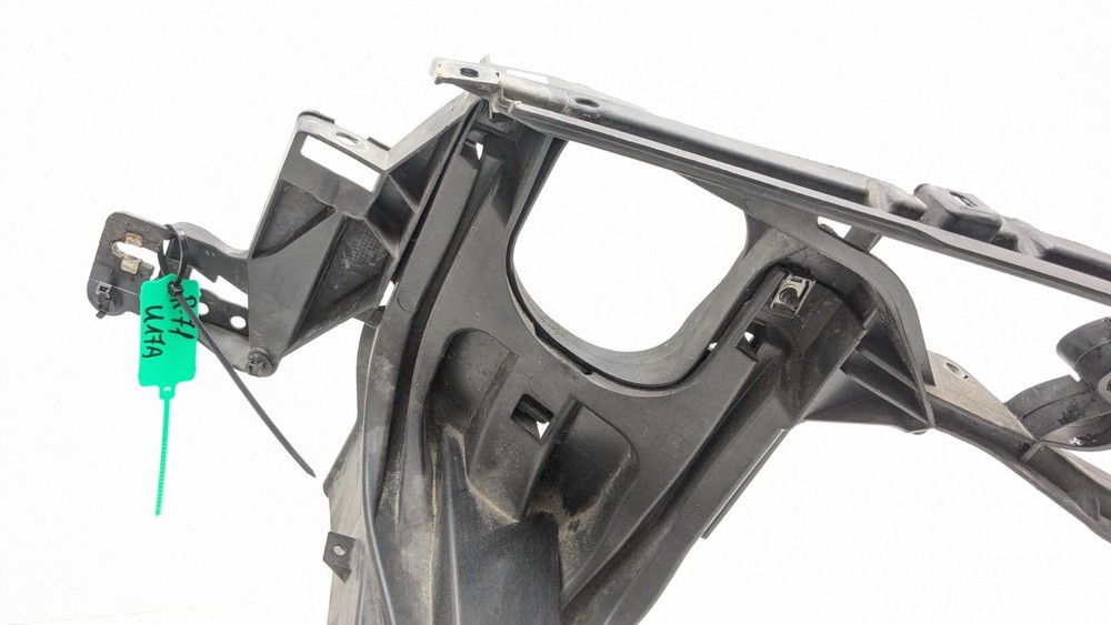 BMW X5 E70 WING MOUNT BRACKET FRONT LEFT PASSENGER SIDE 7157989 2011