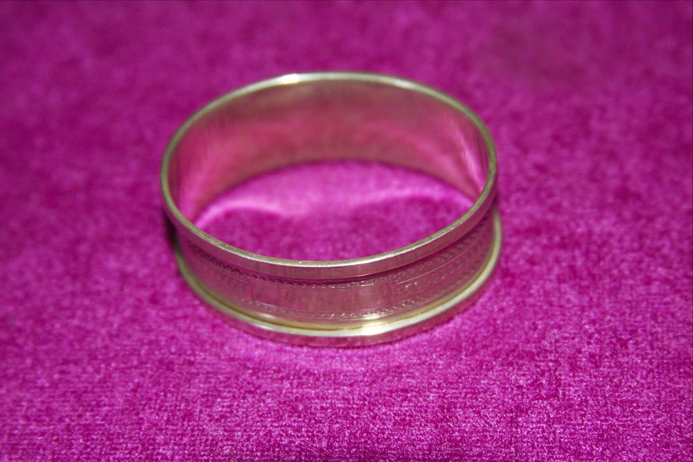 Antique solid silver napkin ring - hallmark H.G & S K
