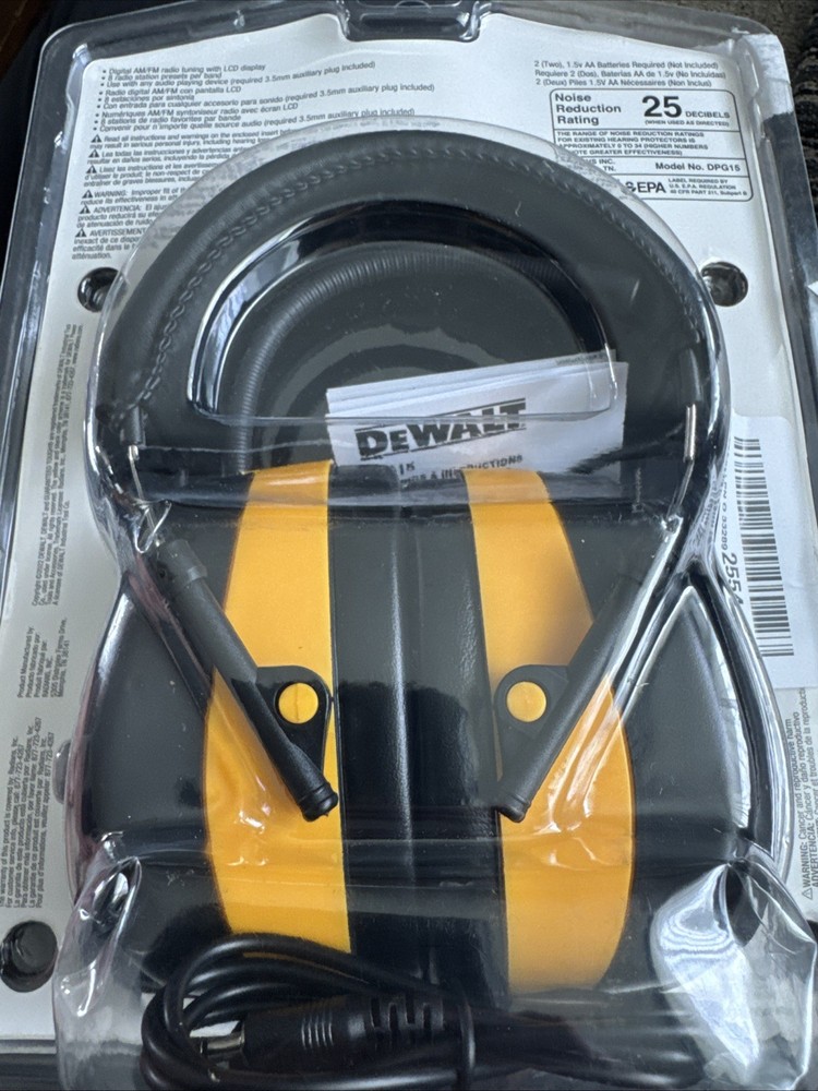 Dewalt Digital AM/FM Hearing Protector DPG15