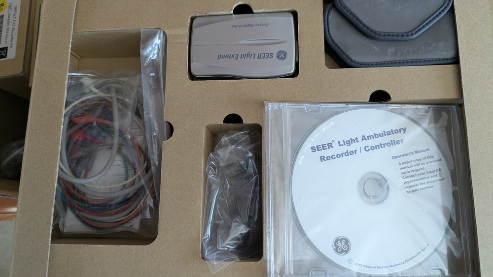 GE SEER Light Extend Compact Digital Holter with Accessories (85)