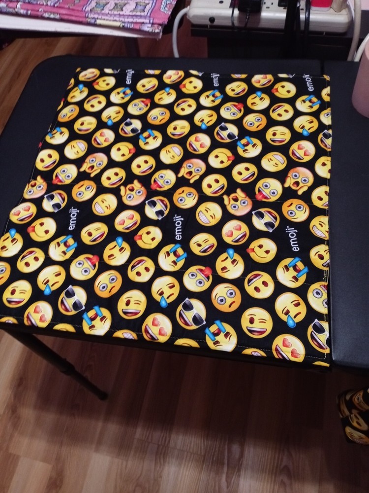 Sewing mat and thread catcher set