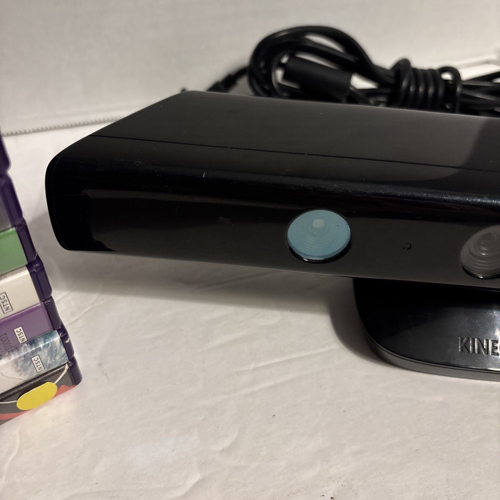 Microsoft Xbox 360 Kinect Sensor Bar 1414 Bundle + 8 Games *TESTED WORKING*