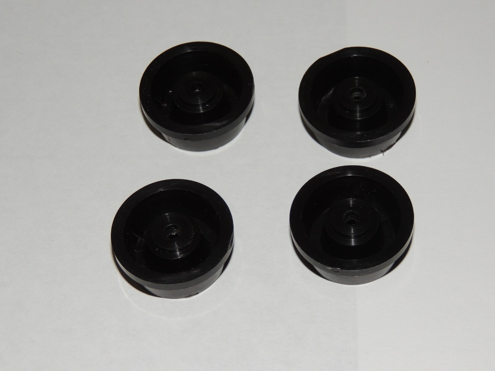 Sansui TU-719 TU-717 AU-719 AU-717 Set of 4 Base Feet & Screws 5507070