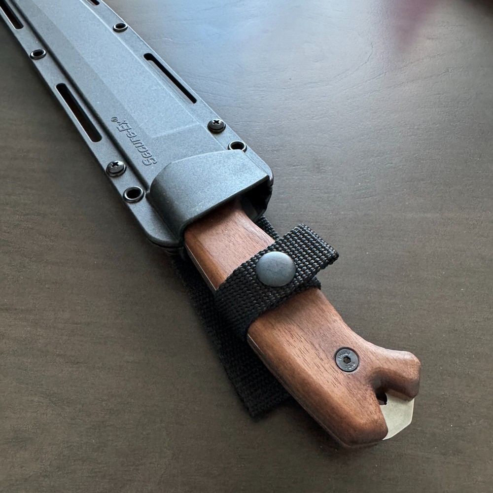 Walnut scales for Coldsteel Warcraft tanto