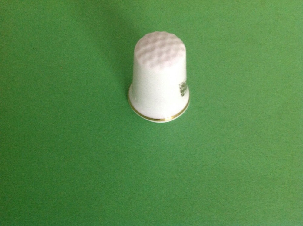 VINTAGE BONE CHINA THIMBLE - ARUNDEL CASTLE