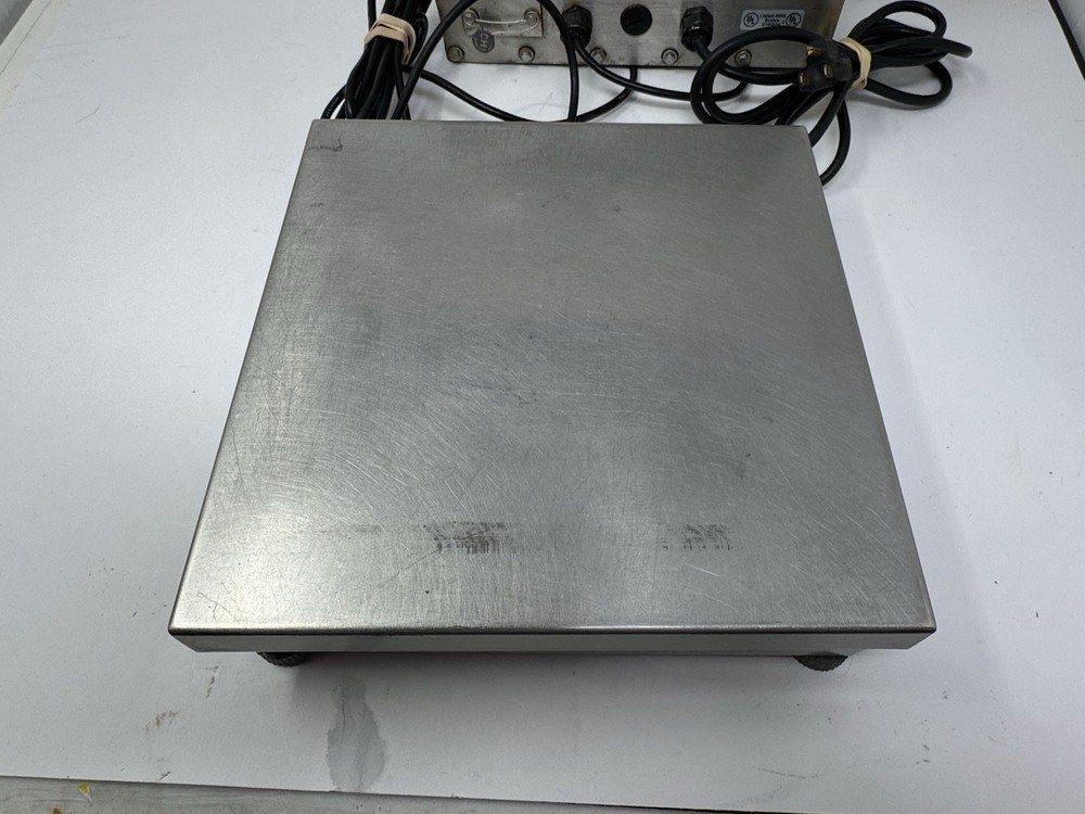 Doran 7030P Scale Base and 7000XLM Scale Indicator - 30lb Capacity
