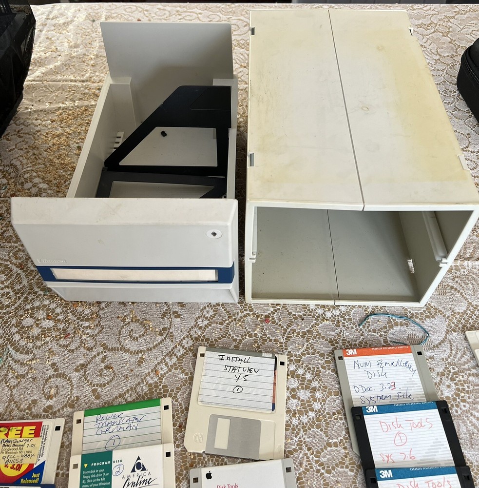 87 Diskettes Floppy Disk Vintage Macintosh Software & Cabinet