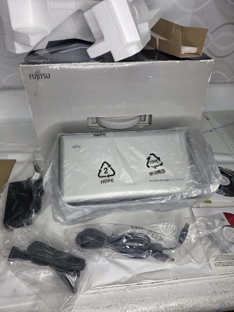 Fujitsu ScanSnap S1500 Sheetfed Duplex Color Document Scanner