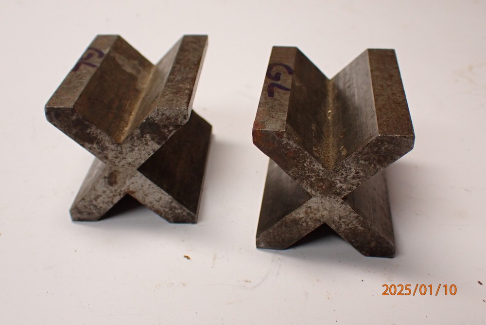 LOT GL; 2 SMALL MACHINIST V-BLOCKS
