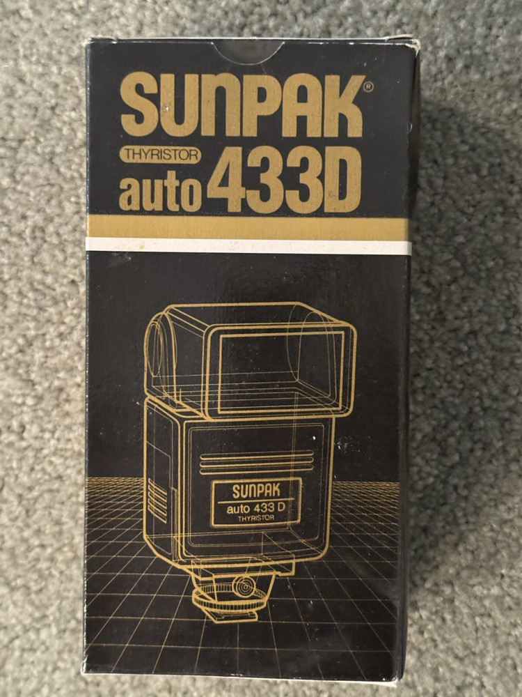 Thyristor ~ SUNPAK auto 433 D ~ Nikon Dedicated Shoe Mount Electronic Flash
