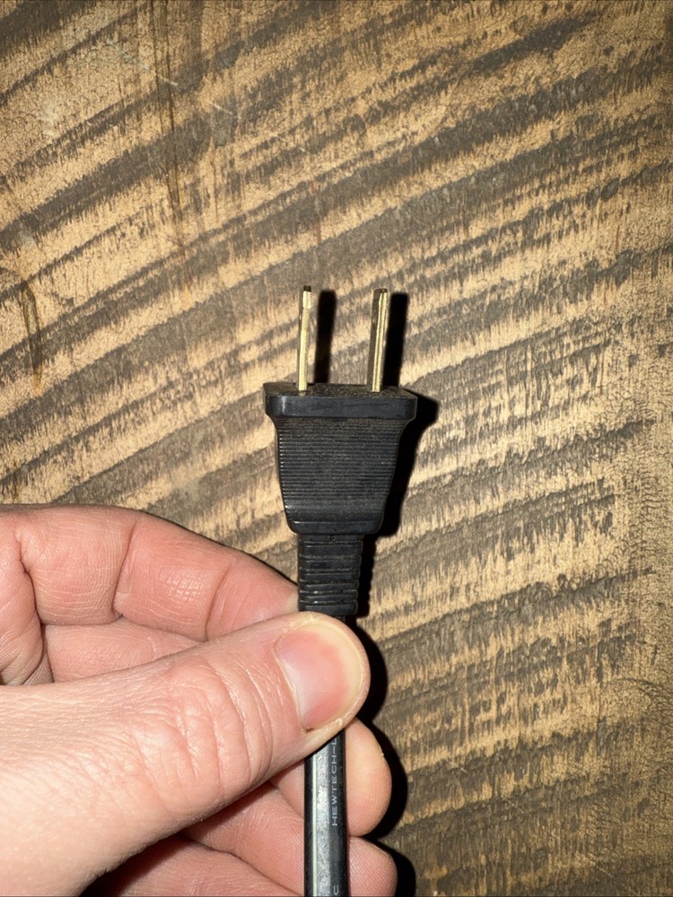 Sega Dreamcast Console System Hookup Bundle Composite AV Cable & AC Power Cord