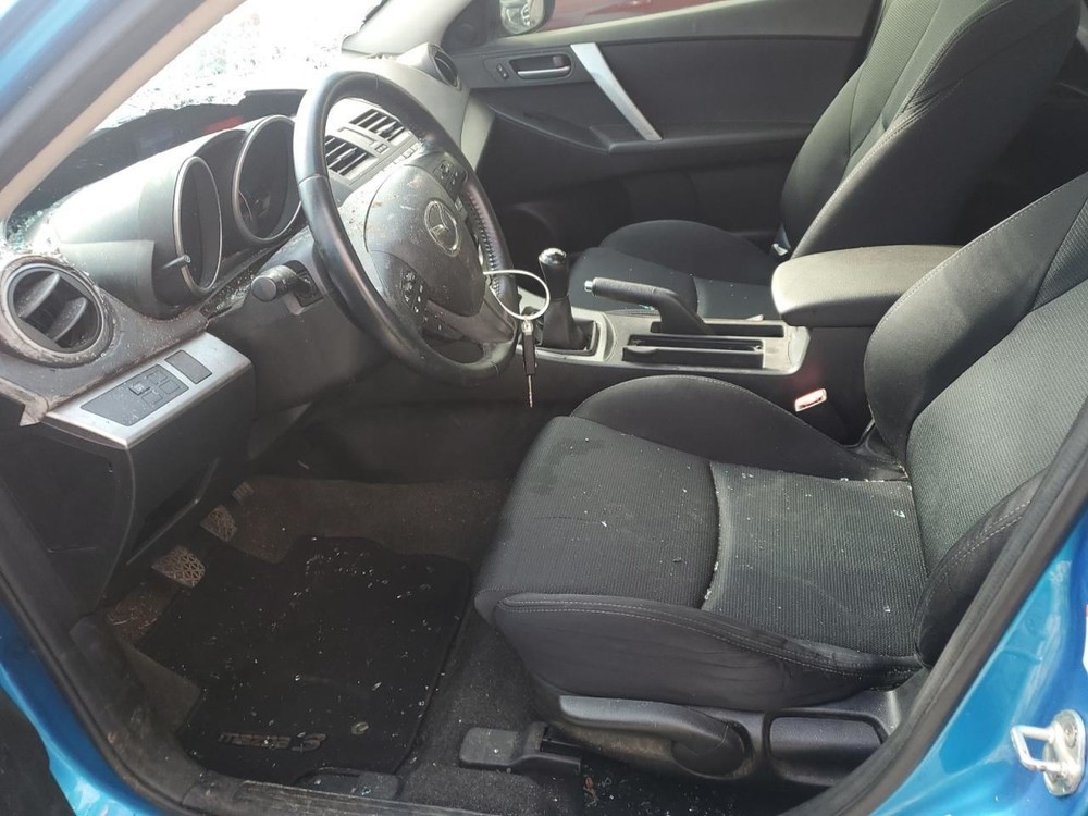 3 2010 Glove Box 4714040