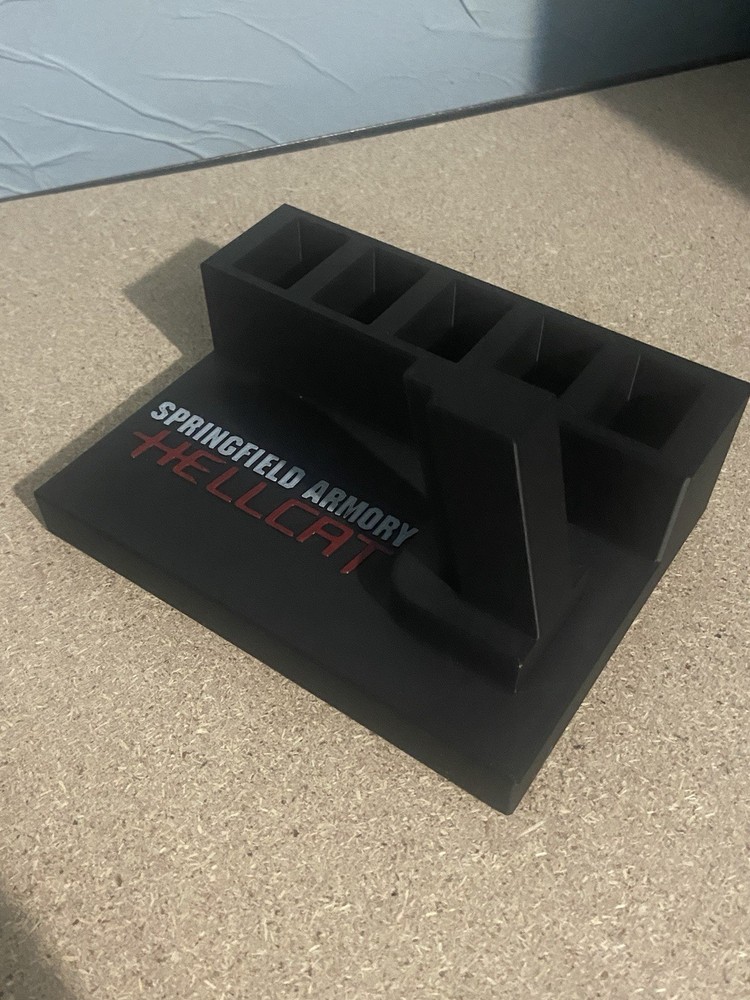 Springfield Hellcat Pro 9mm Stand And Magazine Holder