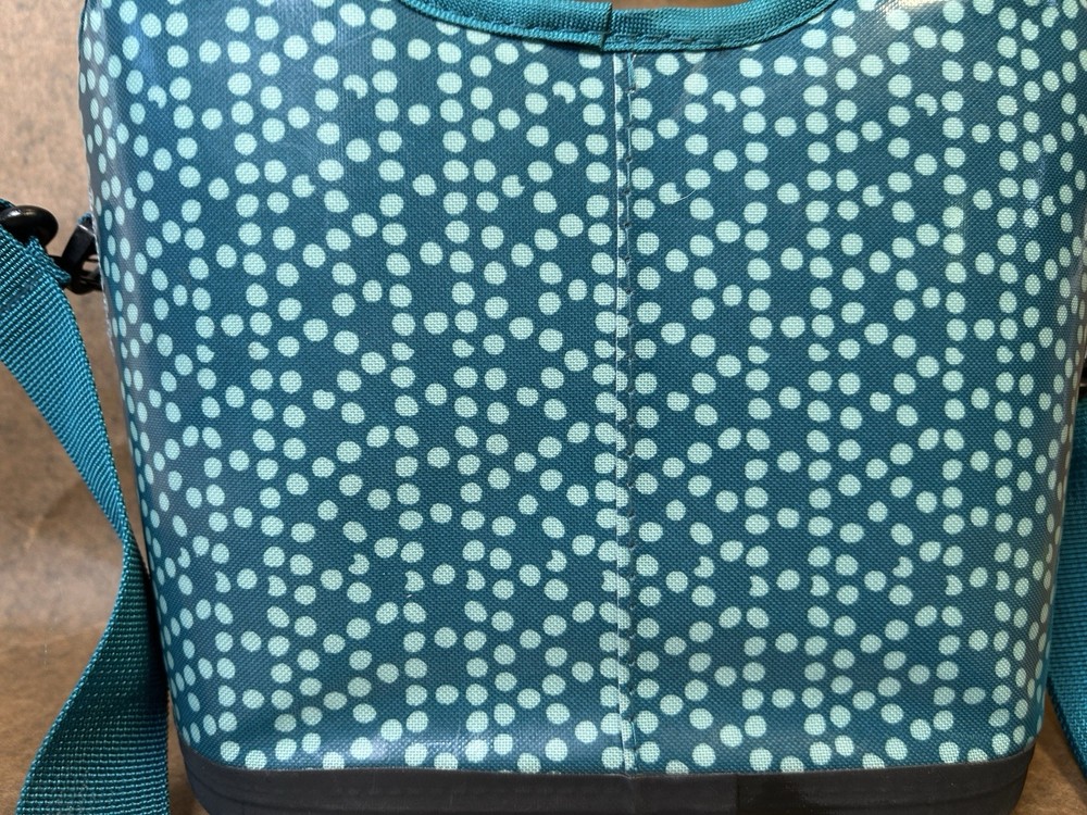 Olivet brand teal lunch bag with adjustable strap
