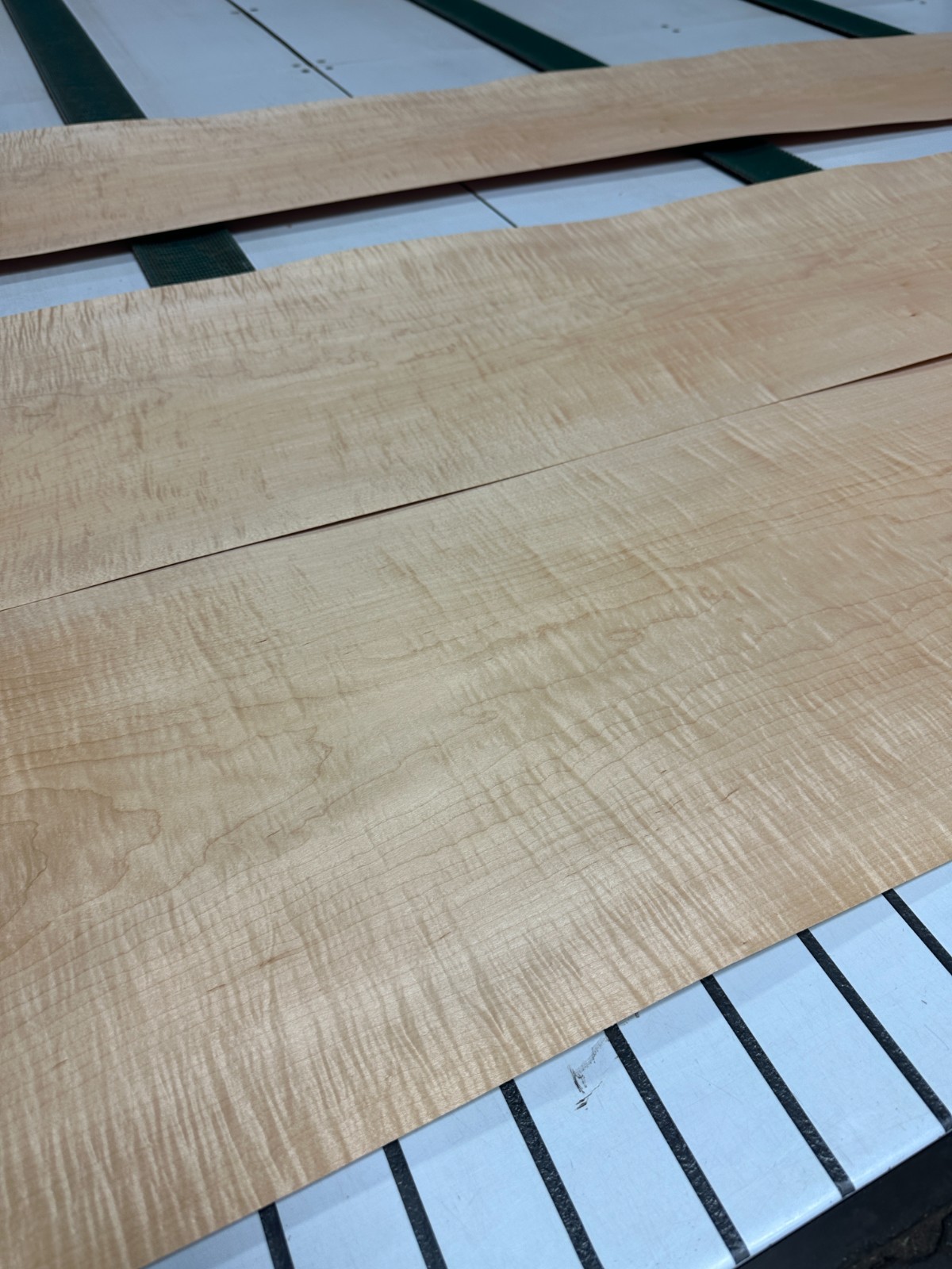 Maple Raw Wood Veneer 2 sheets 120'' x 14'' 23D