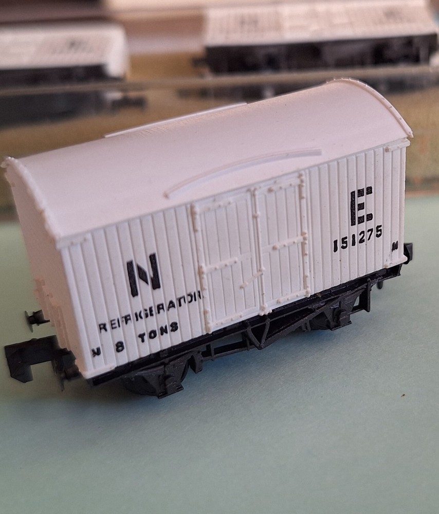 PECO Seaton Devon Refrigeration Freight Cars 3 Pk
