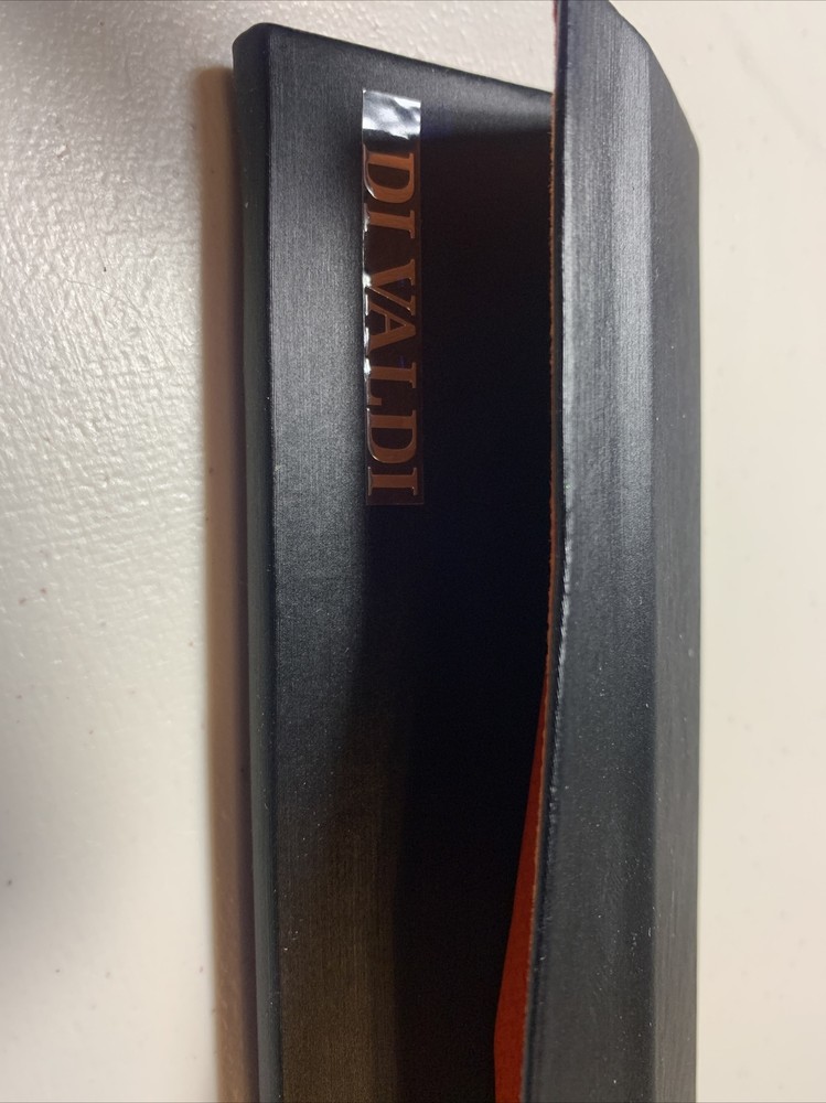 DI Valdi Eyeglass Case Black Magnetic