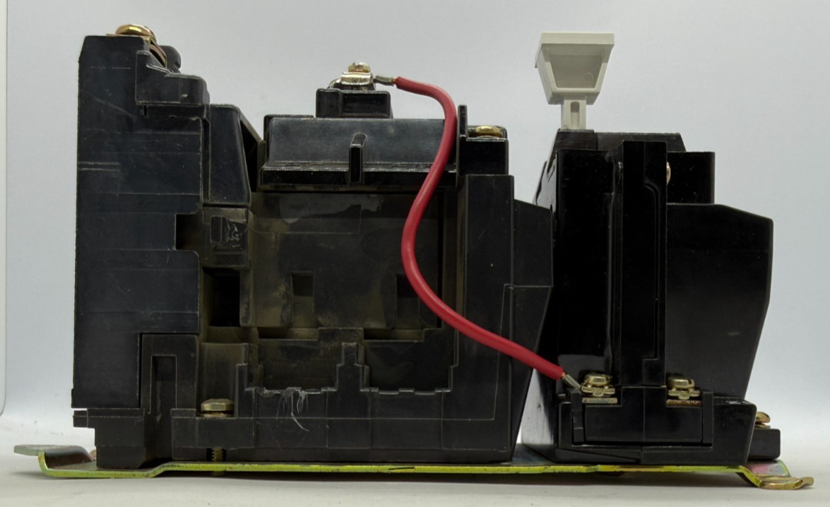 509-AOD Allen-Bradley Motor Starter Contactor 5 HP 600 VAC 18 amps. Size 0 (Z2)