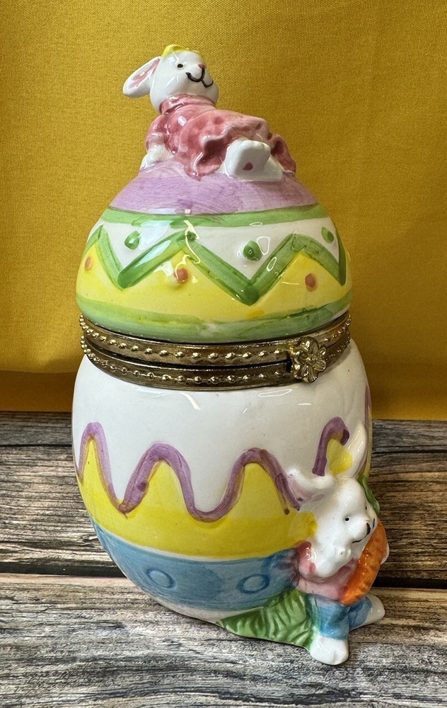 Hinged Porcelain Trinket Keepsake Box Easter Egg Bunny Bunnies 6.5"