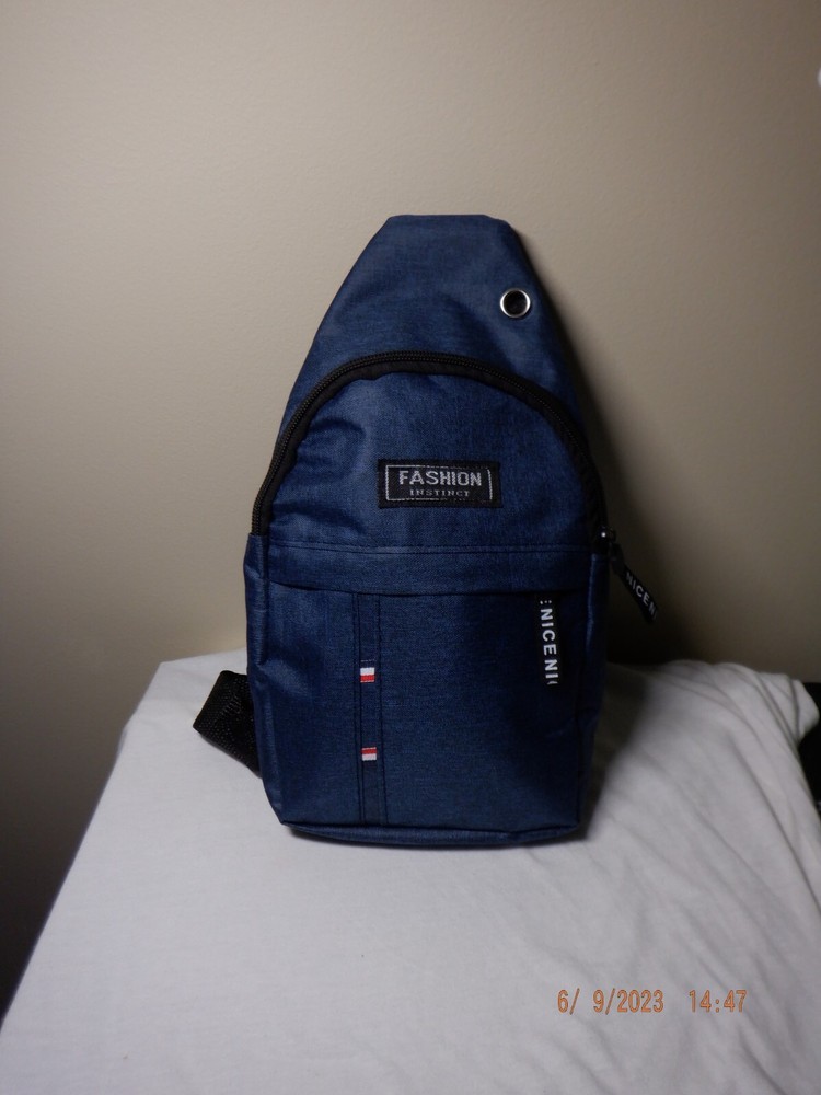 BACPACK, SINGLE STRAP CARRY-ALL BAG