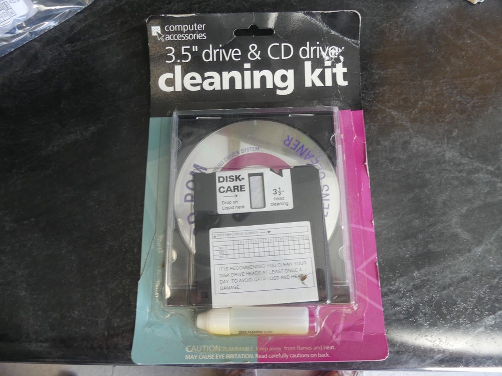 computer accessories 3.5" drive and cd drive cleaning kit