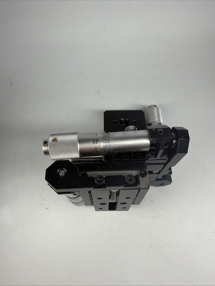 Precision Manual XYZ Micro Positioning Stage Micrometer Driven Optical Stage