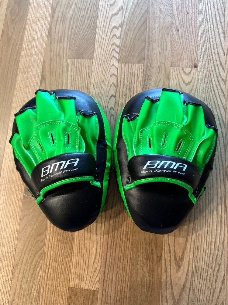 BMA Curved Focus Mitts & White Shin Guards