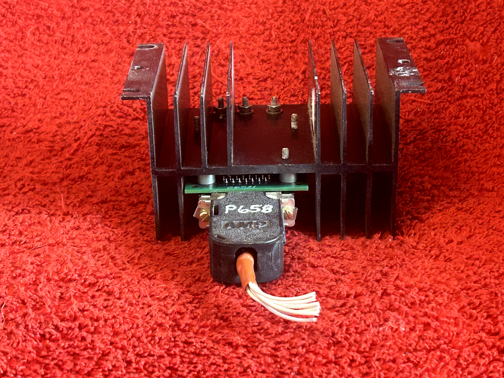 AIRCRAFT VOLTAGE REGULATOR WITH CONNECTOR