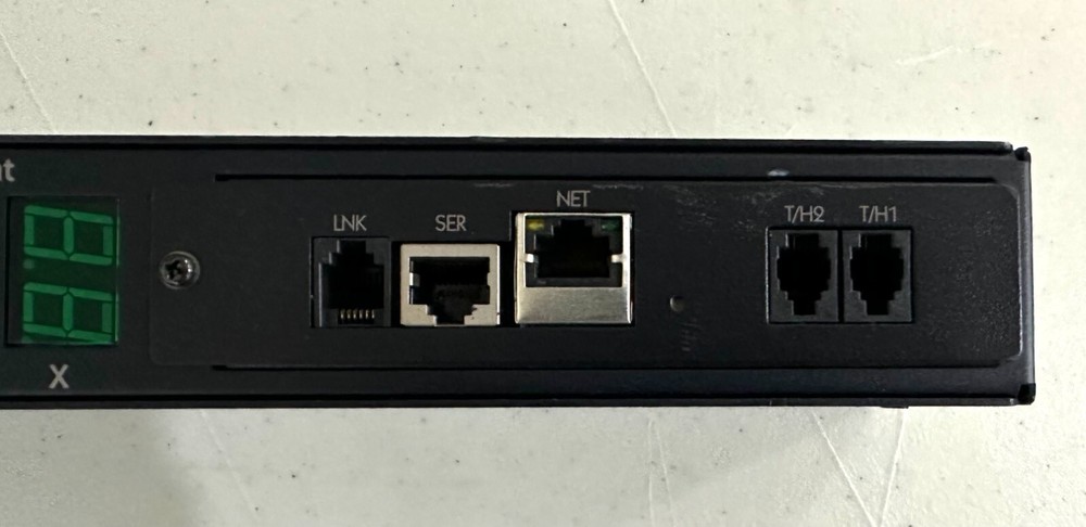 SERVER TECHNOLOGY SENTRY CABINET DISTRIBUTION UNIT CSG-24VYM411A1