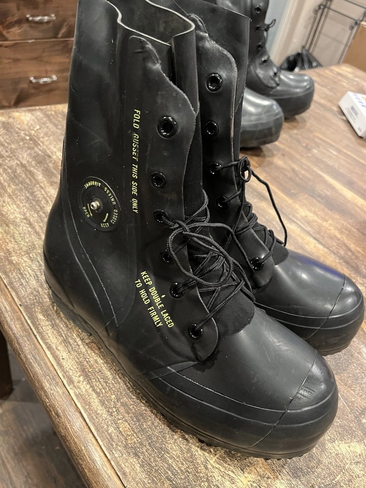 MICKEY MOUSE BUNNY BOOTS BATA Size 9R