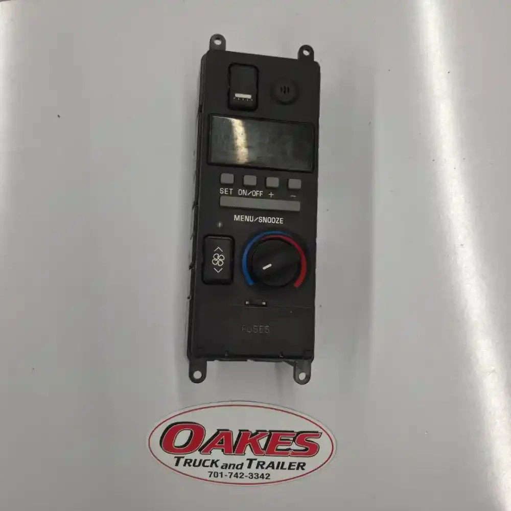2004 Volvo VNL Heater Control for Sleeper Bunk-- 20484504