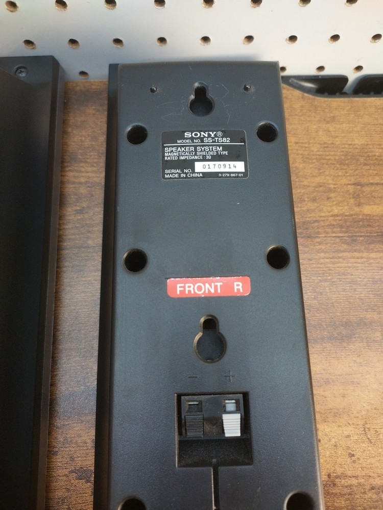 (2) Sony 5.1 Surround 3Ω Tower Speakers SS-TS82