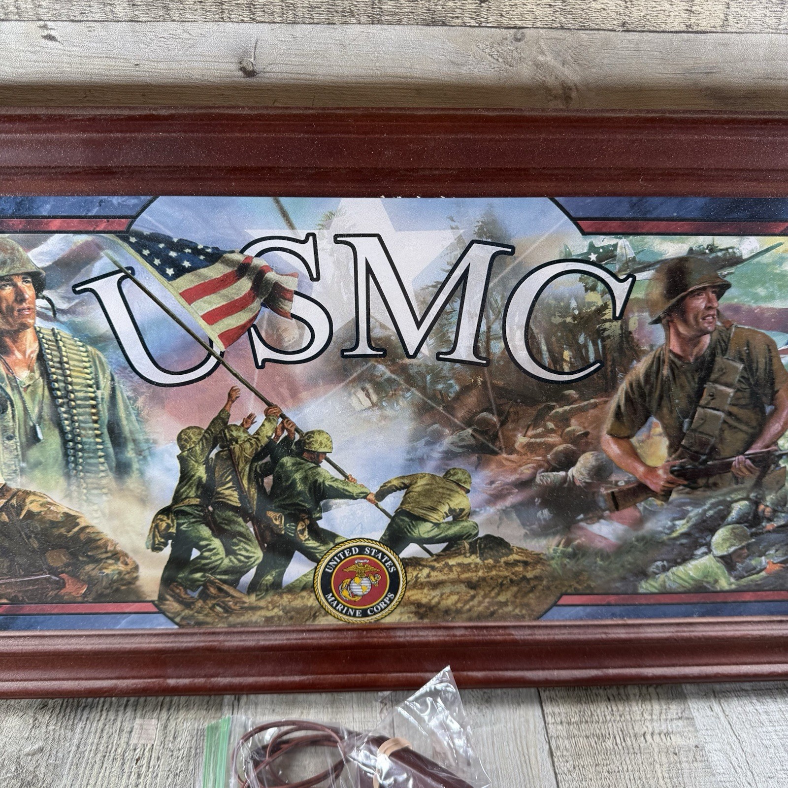 2005 Bradford Exchange LIGHT OF FREEDOM USMC Limited Edition Stain Glass Light