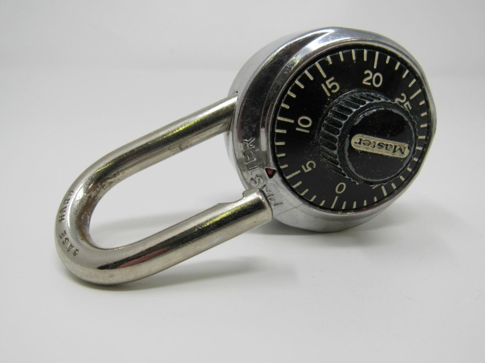 Master Lock Co Combination Pad Lock Back Key Hole 367055 V5